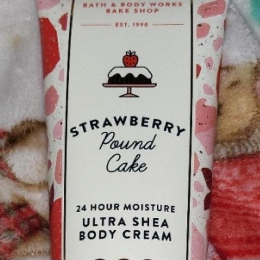 Strawberry Pound Cake Bundle
